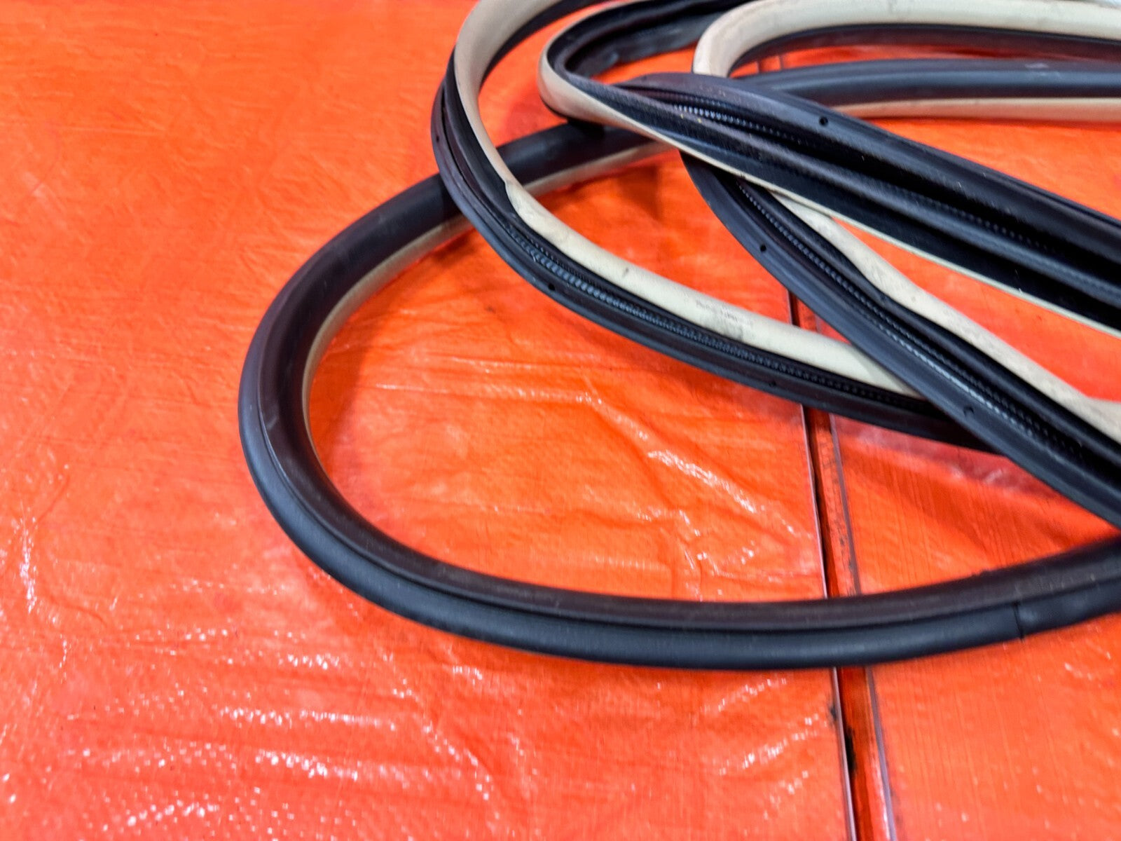 04 08 ACURA TSX   CHASSIS TO DOOR OPEN TRIM WEATHER STRIP SET FRONT REAR TAN 2918