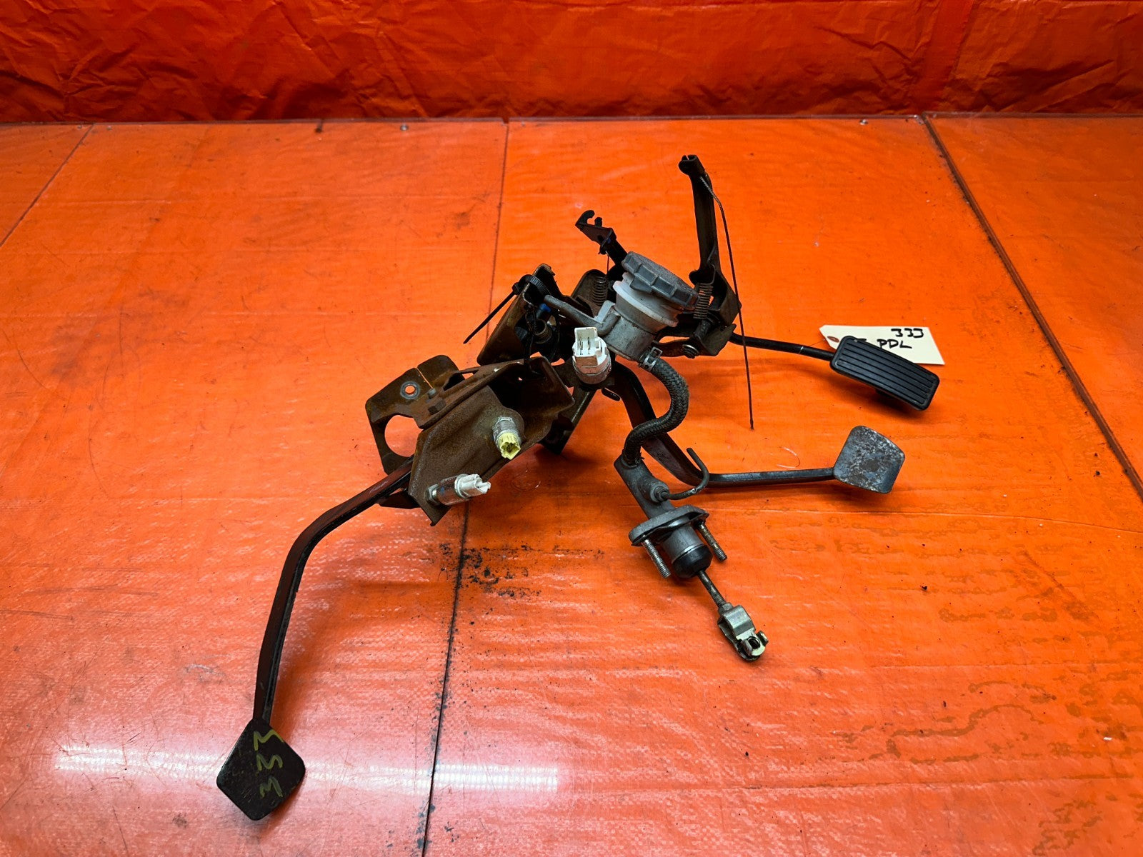 92 95 HONDA CIVIC   5 SPEED MANUAL MT PEDAL SET & MASTER CYLINDER   OEM #3334