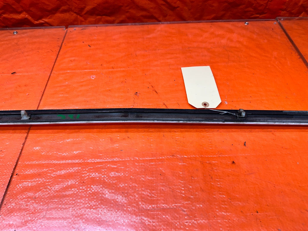 94 01 ACURA INTEGRA 2D LEFT DRIVER EXTERIOR DOOR MOLDING TRIM OEM #33110