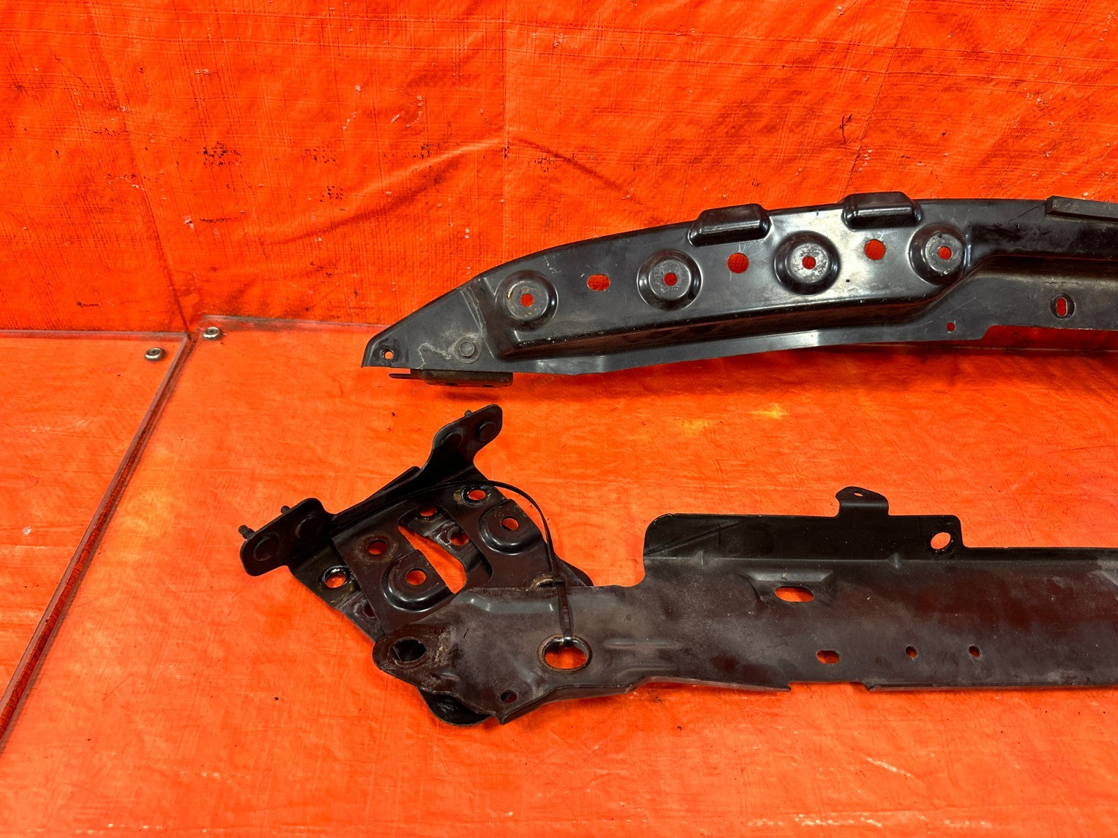 14 20 INFINITI Q50   FRONT RADIATOR SUPPORT UPPER RETAINER BRACKET   OEM #3133