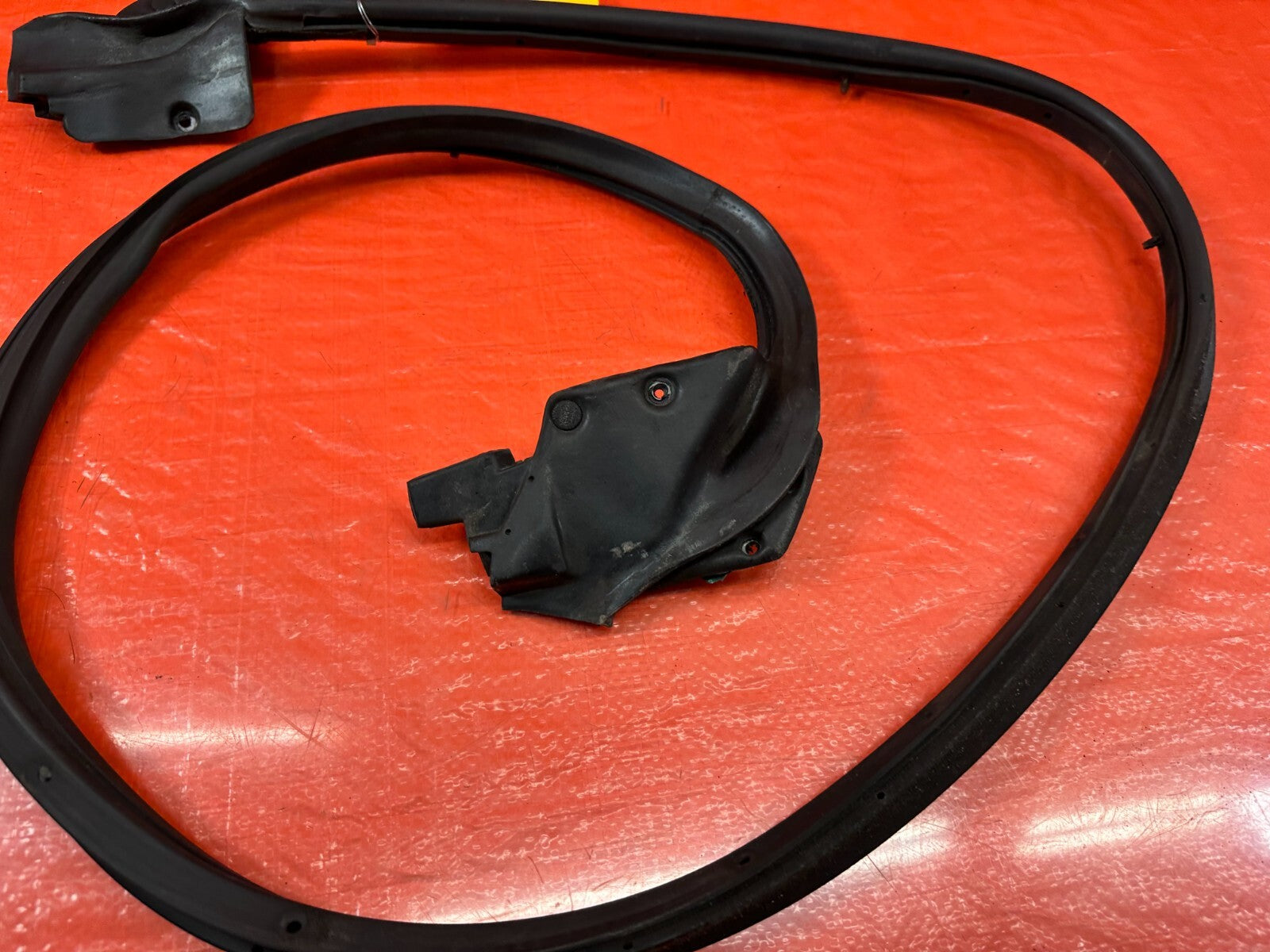 94 01 ACURA INTEGRA SEDAN DRIVER LEFT REAR WEATHER STRIP TRIM SEAL OEM #2291