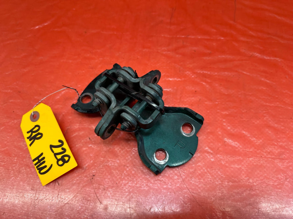 90 01 ACURA INTEGRA SEDAN   RIGHT REAR DOOR HINGE SET   UPPER & LOWER   OEM #2282