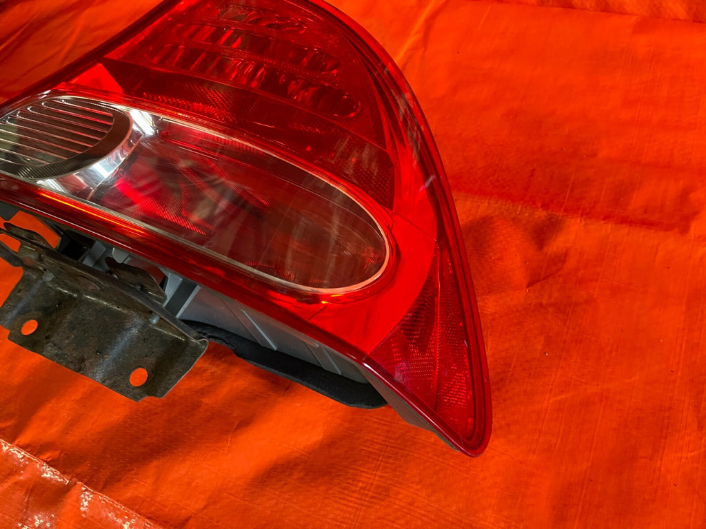 06 08 HONDA CIVIC   4 DOOR SEDAN   PASSENGER RIGHT OUTER TAIL LIGHT LAMP OEM4