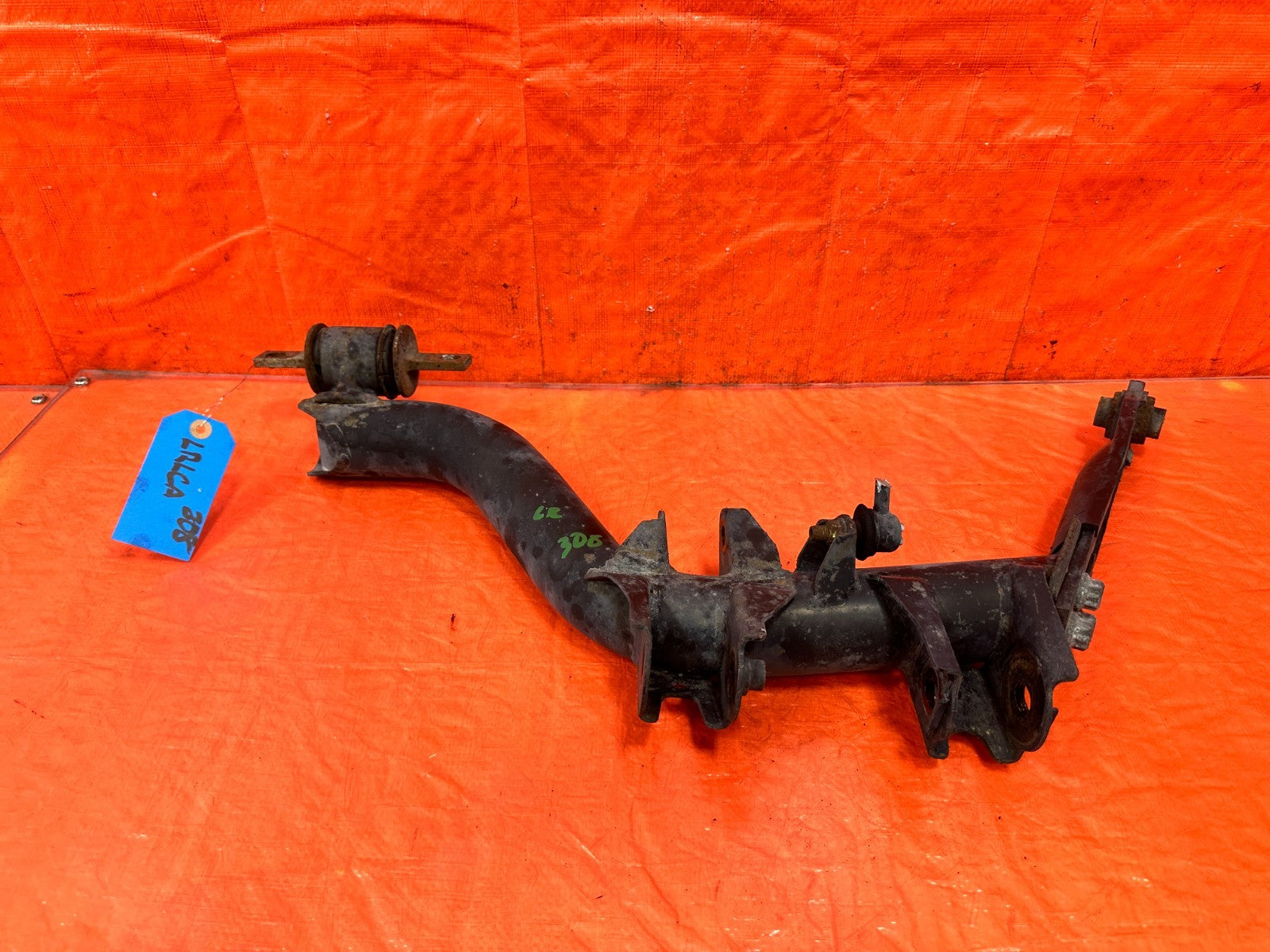 02 05 HONDA CIVIC SI EP3 HATCH   DRIVER LEFT REAR LOWER TRAILING CONTROL ARM 3080