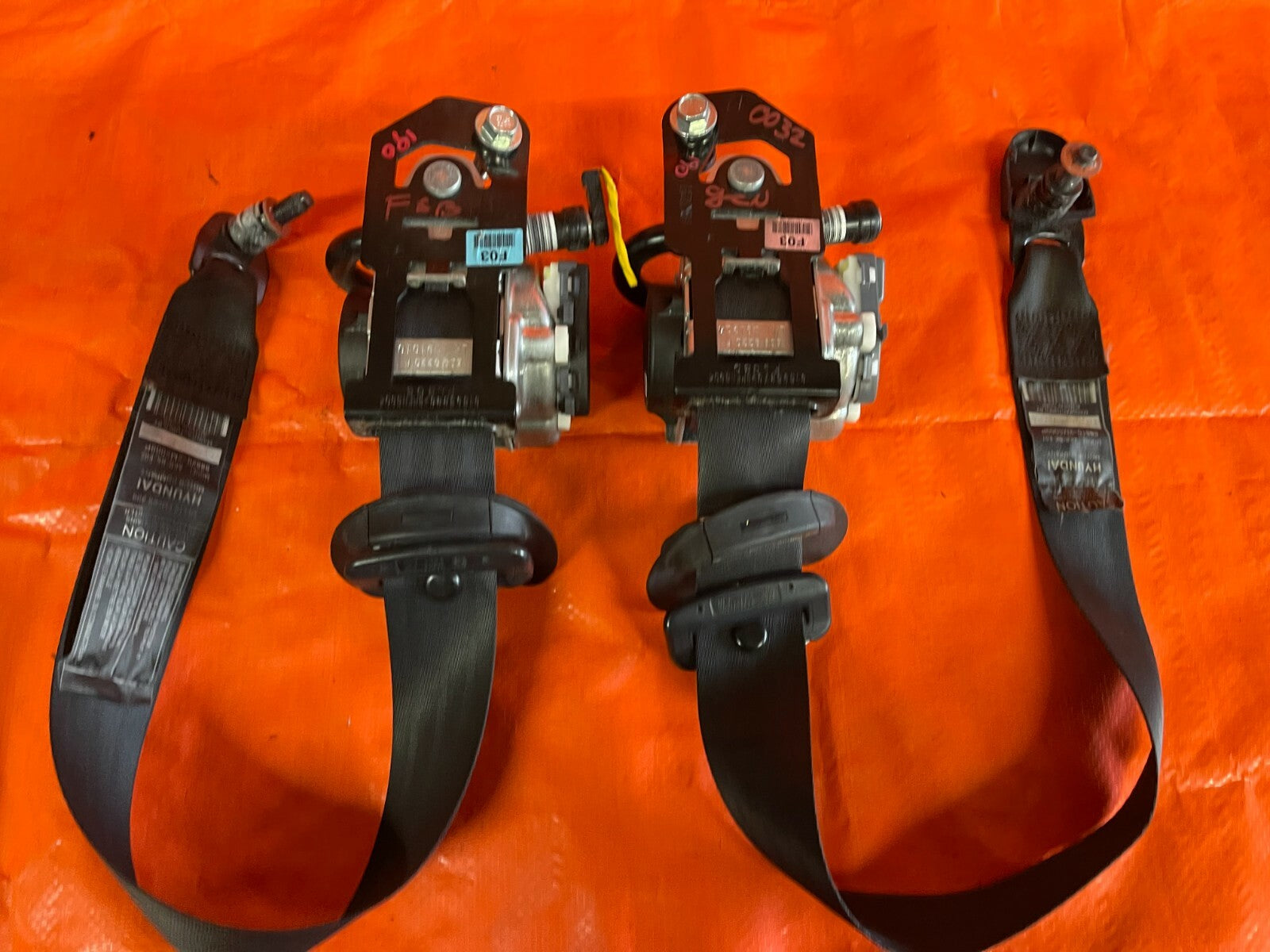 10 12 HYUNDAI GENESIS 2D COUPE   FRONT SEAT BELT SET   BELTS LEFT RIGHT   OEM OE5