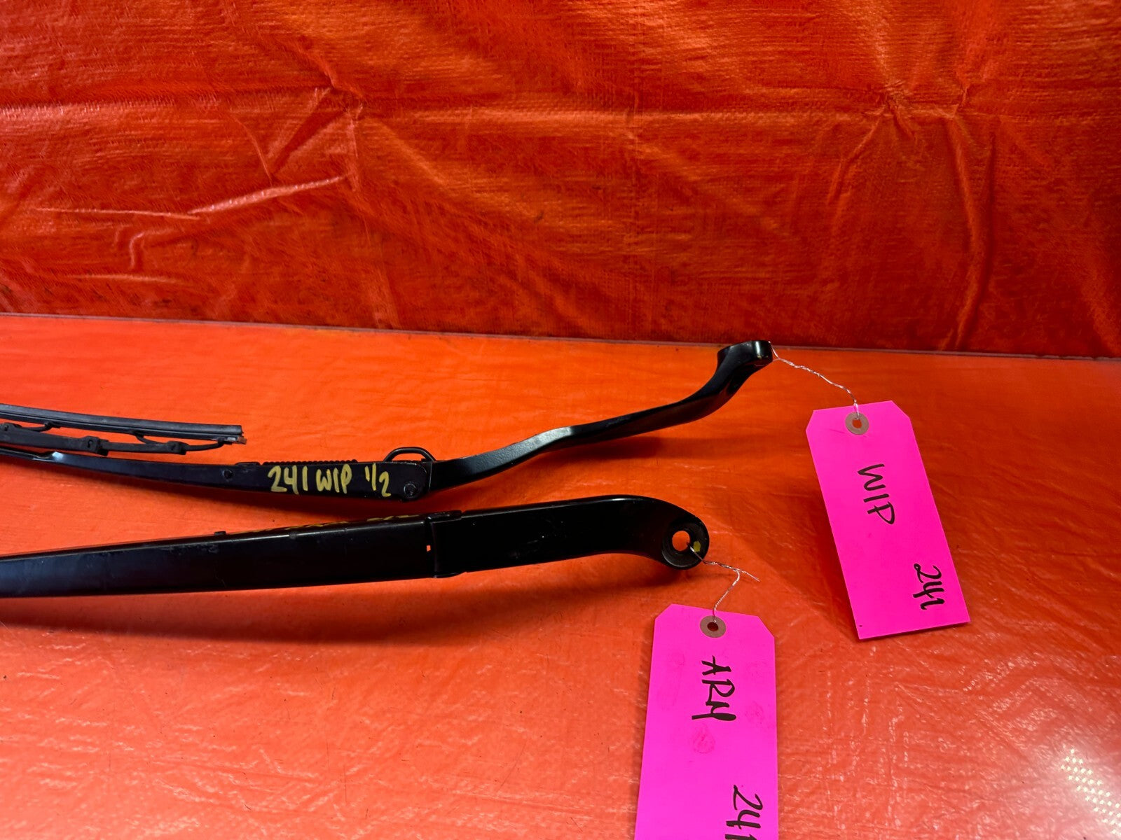 13 17 HONDA ACCORD SEDAN   LEFT & RIGHT WINDSHIELD WIPER ARMS   OEM #2412