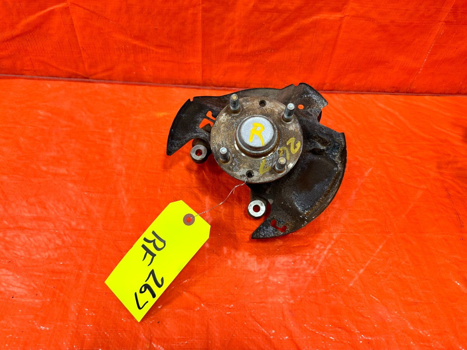 90 93 MAZDA MX 5 MIATA PASSENGER RIGHT FRONT SPINDLE KNUCKE HUB NON ABS OEM #2670