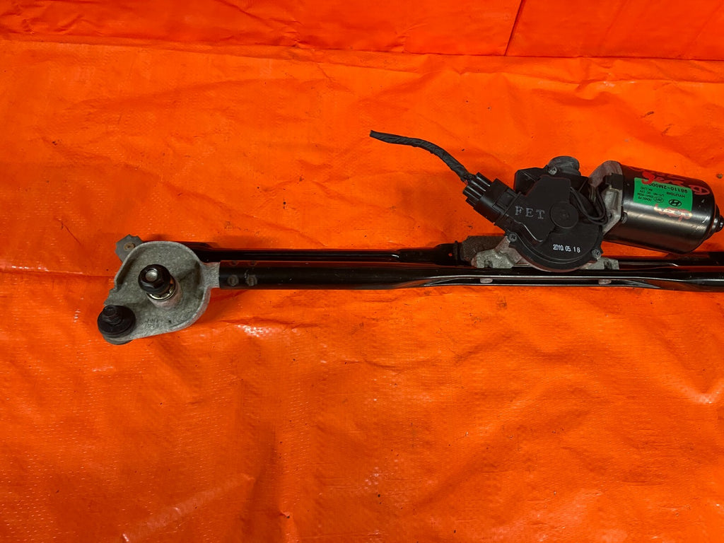 10 16 HYUNDAI GENESIS 2D COUPE   WINDSHIELD WIPER MOTOR W/ LINKAGE COMPLETE OEM5