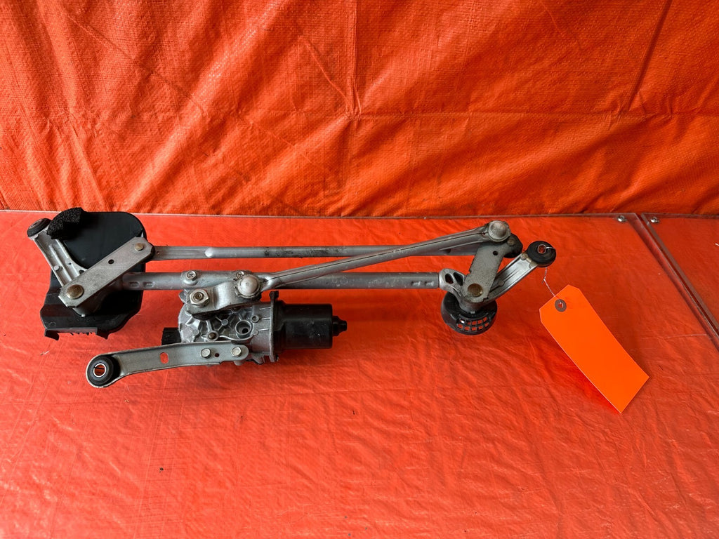14 20 INFINITI Q50 & 17 20 Q60   WINDSHIELD WIPER MOTOR W/ LINKAGE   OEM #2426