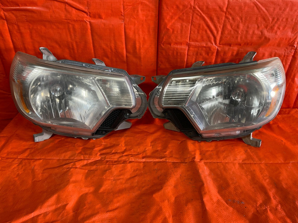 12 15 TOYOTA TACOMA   HEADLIGHT SET   HEADLIGHTS LEFT RIGHT 1 OEM 1 AFTERMARKET0