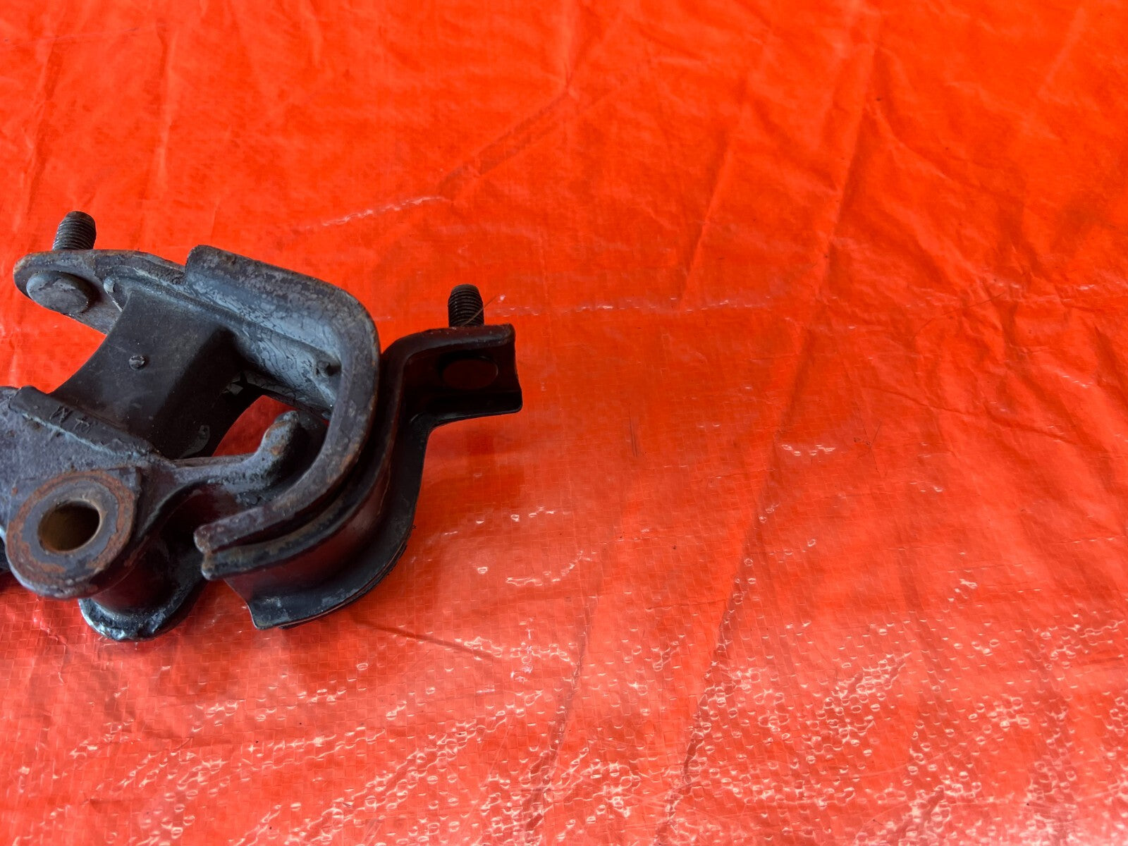 04 08 ACURA TSX   K24A2 MANUAL   TRANSMISSION RUBBER MOUNT   OEM FACTORY #1563