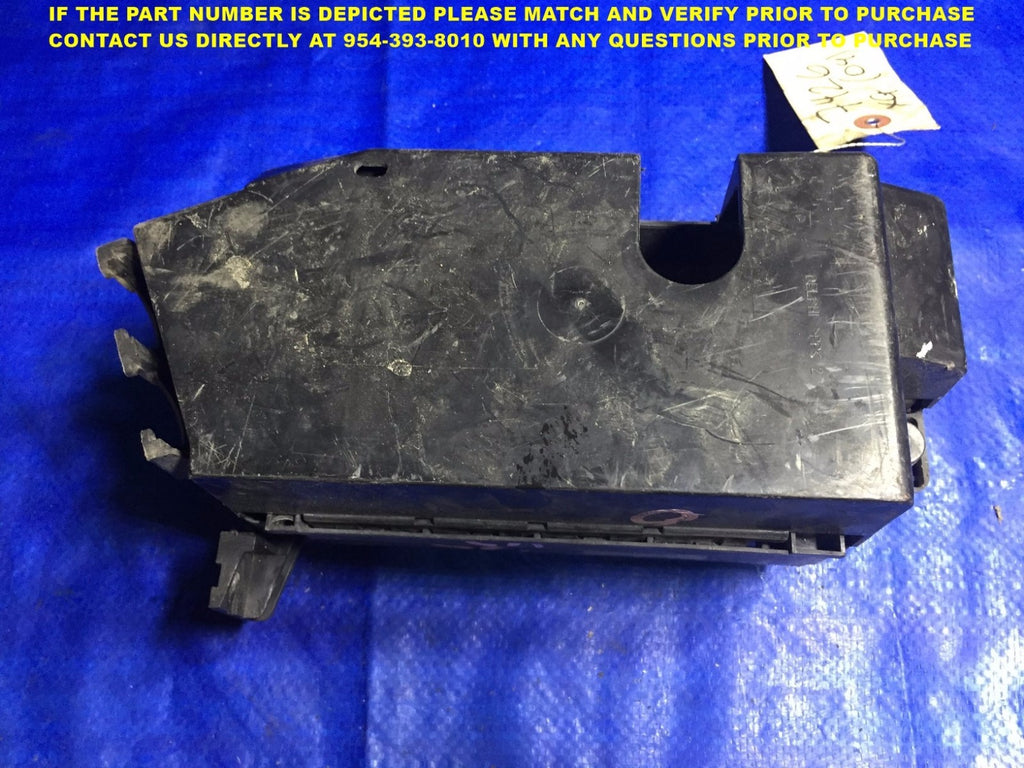 OEM 2005 HYUNDA XG350 FUSE BOX ASSEMBLY2