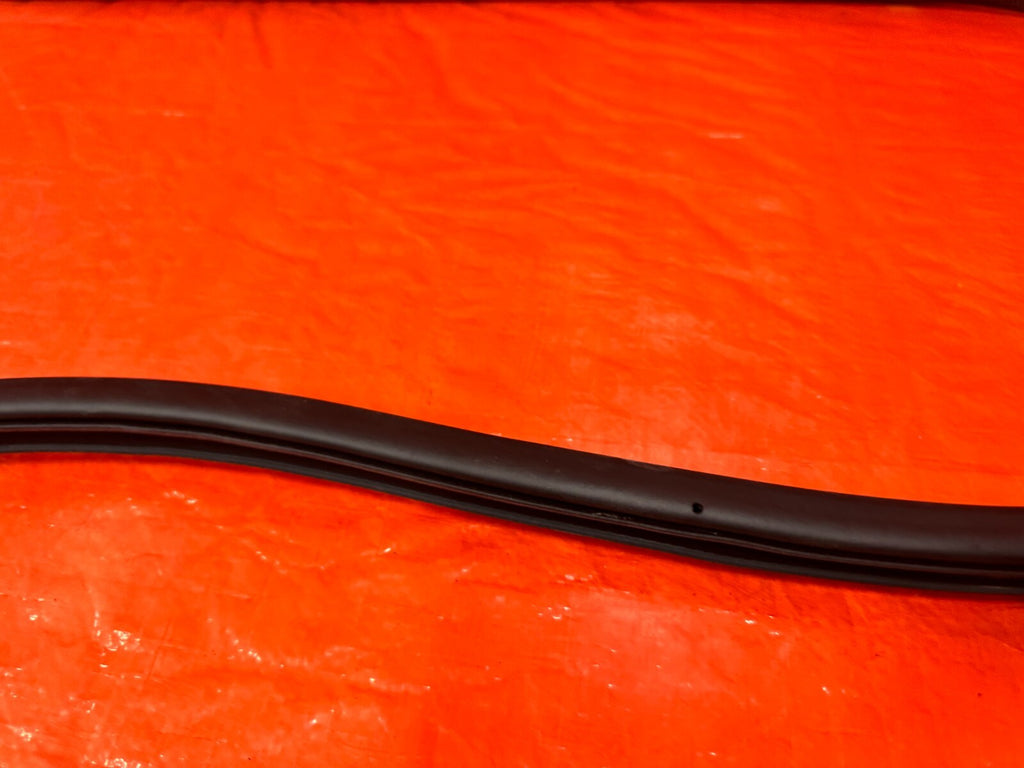 08 14 SUBARU WRX WAGON   CHASSIS TO DOOR OPEN TRIM WEATHER STRIP RIGHT REAR #2836