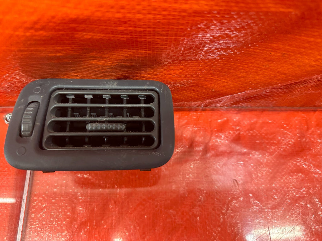 96 00 HONDA CIVIC   SEDAN   RIGHT SIDE AC AIR CONDITIONING VENT   GRAY   OEM 1624