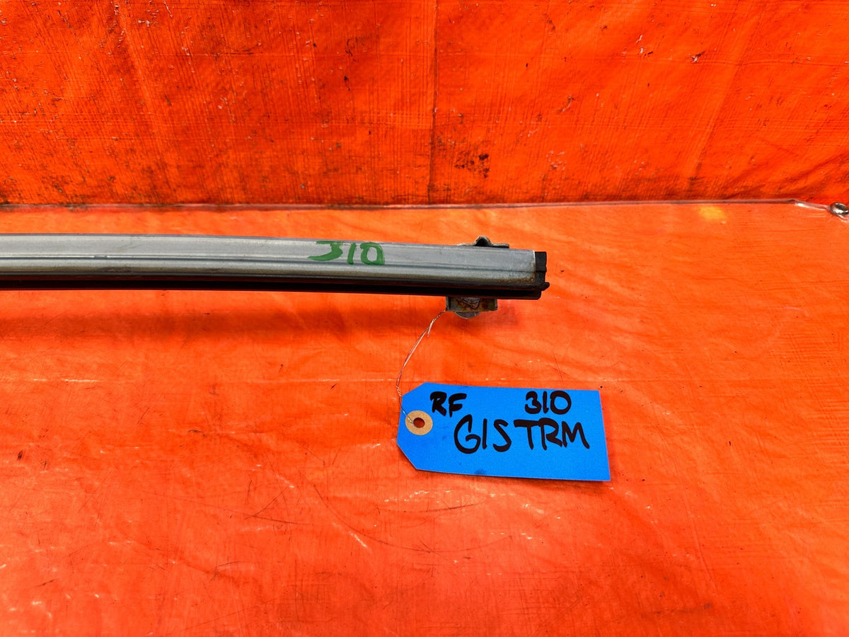 09-15 INFINITI G37 CONVERTIBLE - RIGHT - DOOR SASH GUIDE TRIANGLE OEM 3101