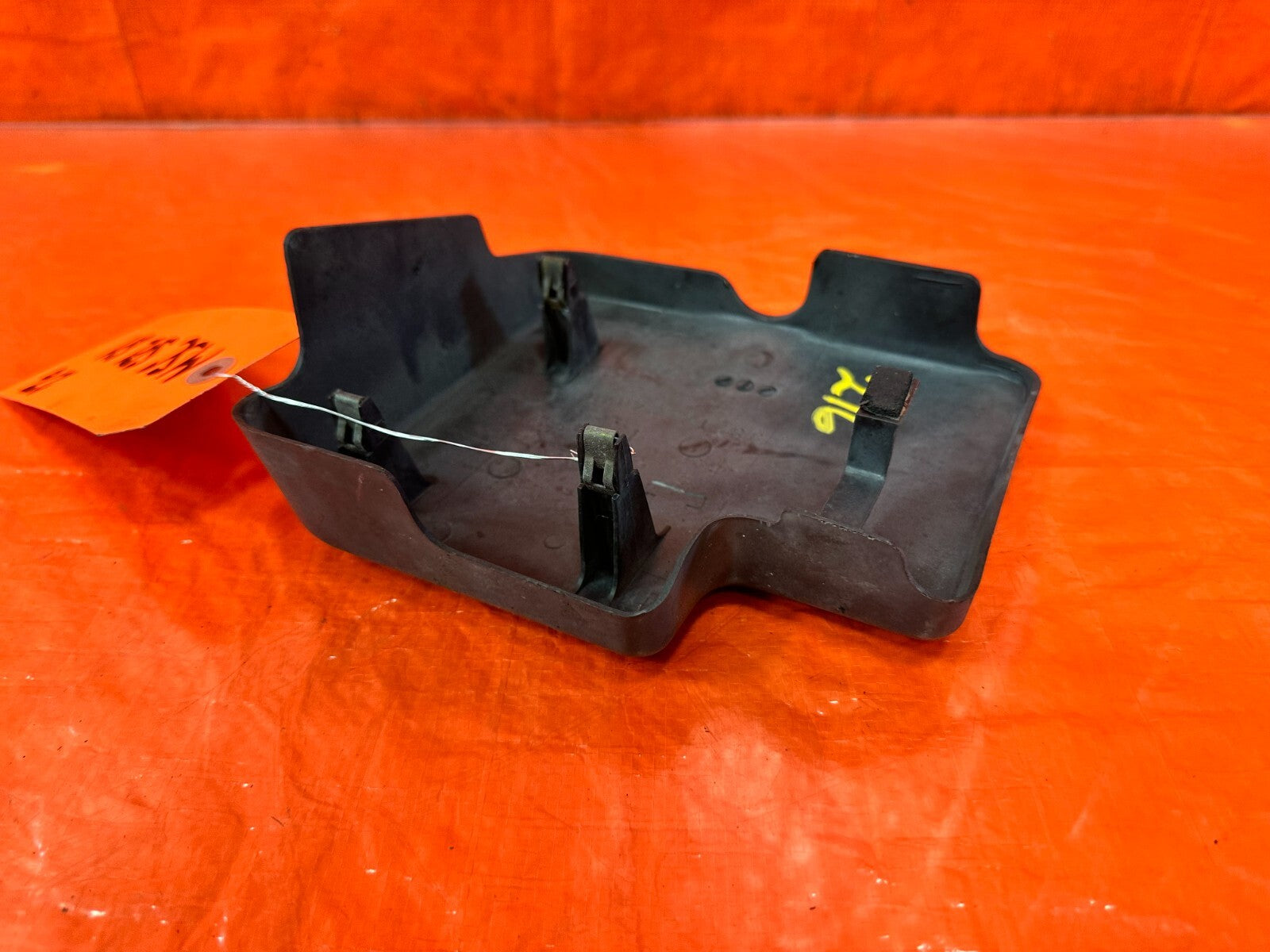 92 96 LEXUS SC300   CRUISE CONTROL ACTUATOR COVER   88212 24040   OEM #2766