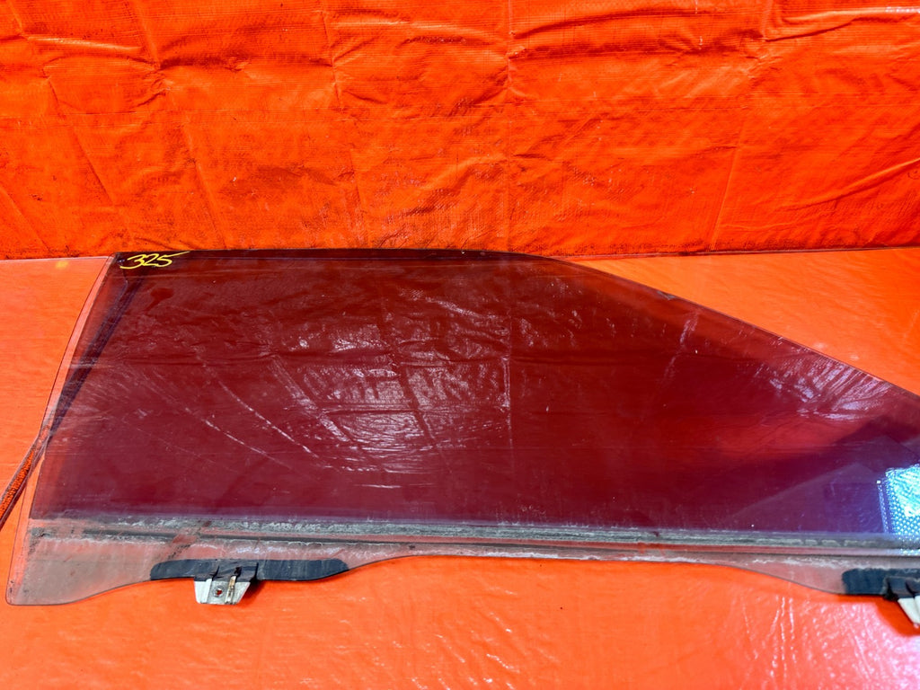 90 91 HONDA CIVIC HATCHBACK   PASSENGER RIGHT FRONT DOOR GLASS WINDOW OEM 3257