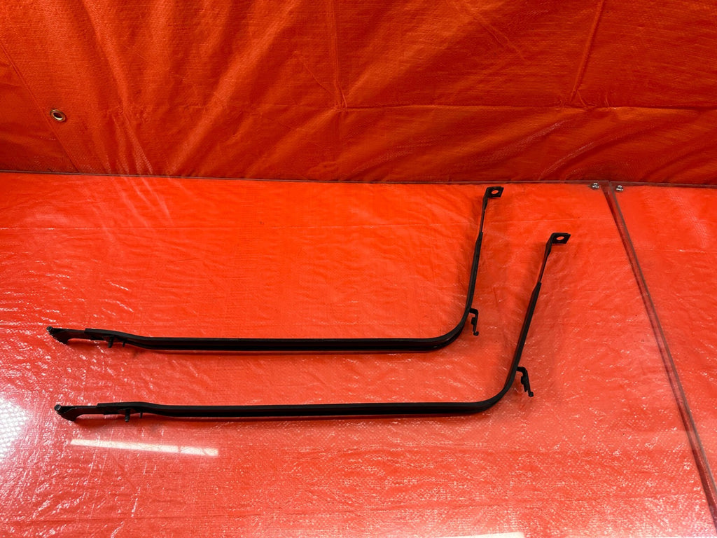 08 15 INFINITI G37 COUPE GAS GASOLINE FUEL TANK MOUNTING STRAPS BAND SET OEM 1885