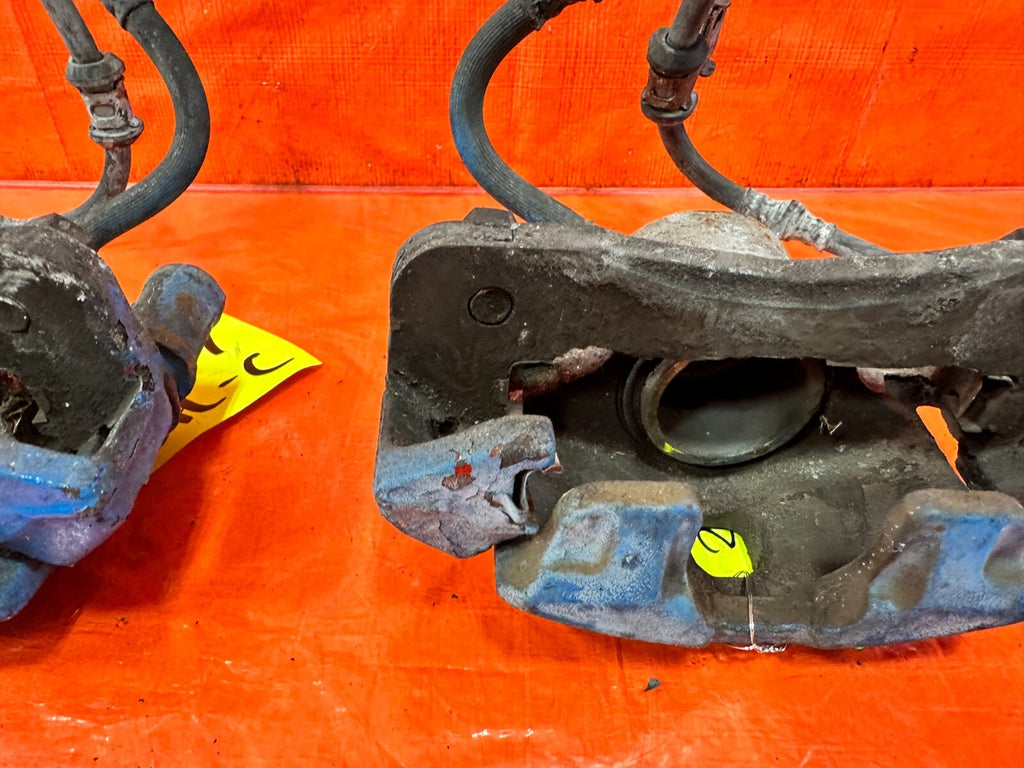 88 89 HONDA CRX DX SI   FRONT BRAKE CALIPERS   LEFT RIGHT CALIPER SET    OEM 27714