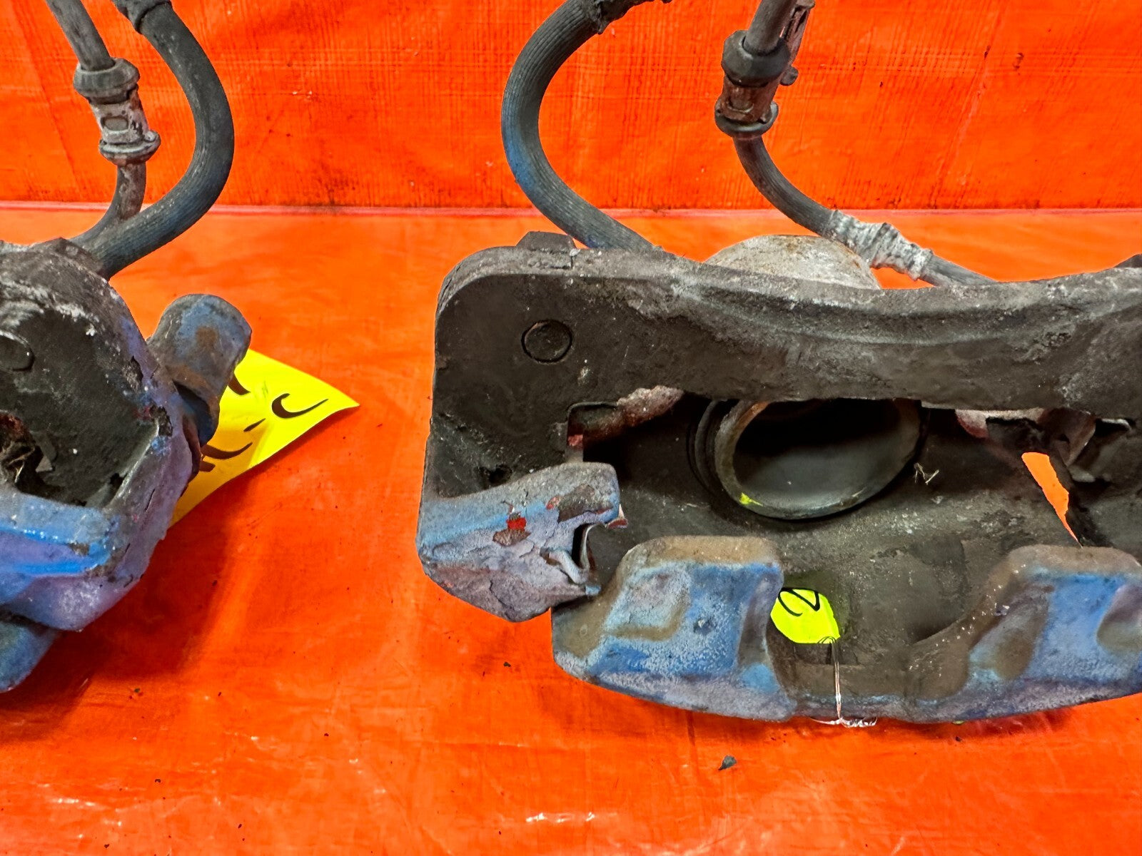 88 89 HONDA CRX DX SI   FRONT BRAKE CALIPERS   LEFT RIGHT CALIPER SET    OEM 27714