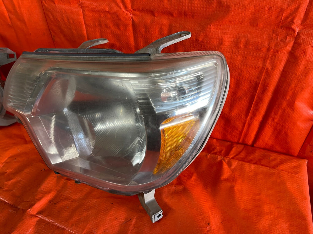 12 15 TOYOTA TACOMA   HEADLIGHT SET   HEADLIGHTS LEFT RIGHT 1 OEM 1 AFTERMARKET2