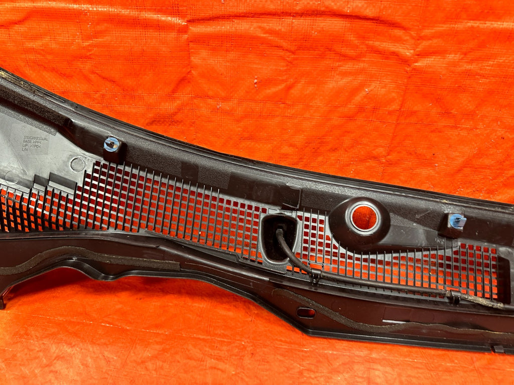 09 14 ACURA TSX   WINDSHIELD WIPER COWL TRIM PLASTIC BEZEL   OEM FACTORY #3059