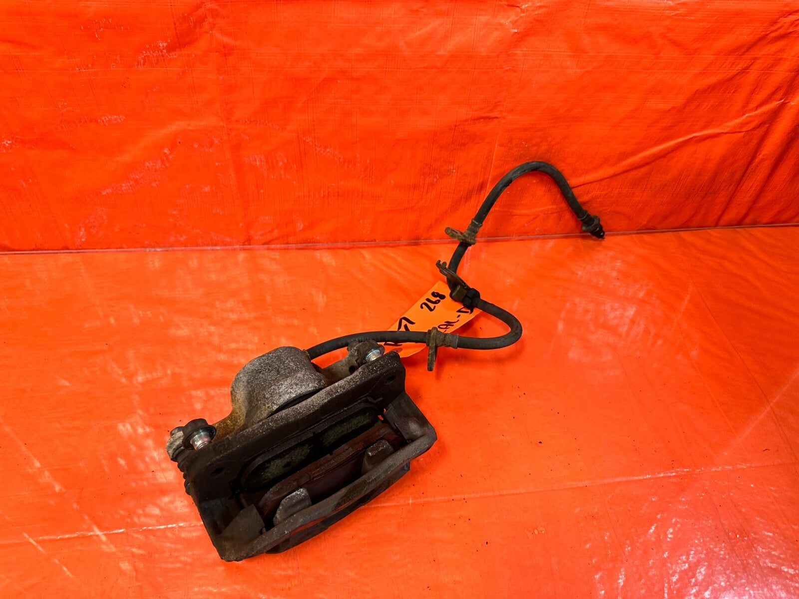 94 95 ACURA INTEGRA   PASSENGER RIGHT FRONT BRAKE CALIPER   OEM FACTORY 2688