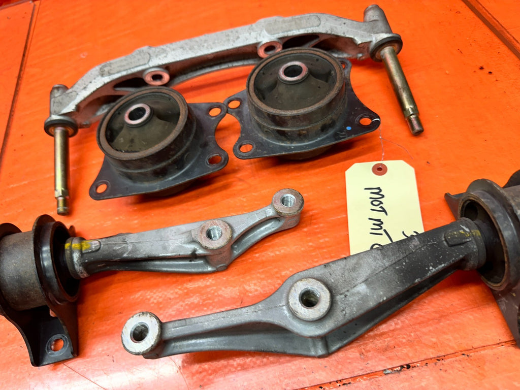 00-03 HONDA S2000 AP1 2.0L REAR DIFFERENTIAL CARRIER MOUNTING BRACKETS MOUNTS #310