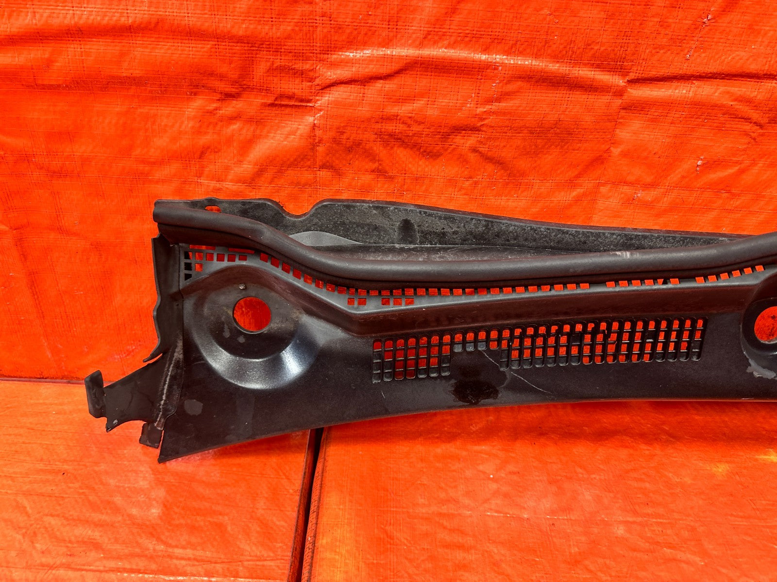 02 05 HONDA CIVIC SI EP3 HATCHBACK   WINDSHIELD WIPER COWL TRIM PLASTIC OEM 3084