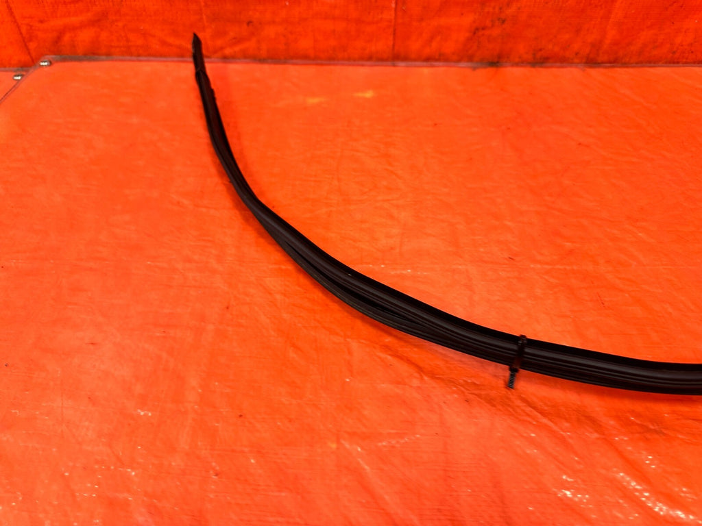 96 00 HONDA CIVIC SEDAN 4D   TOP OF THE ROOF WEATHER STRIP DRIP RETAINER OEM 2974