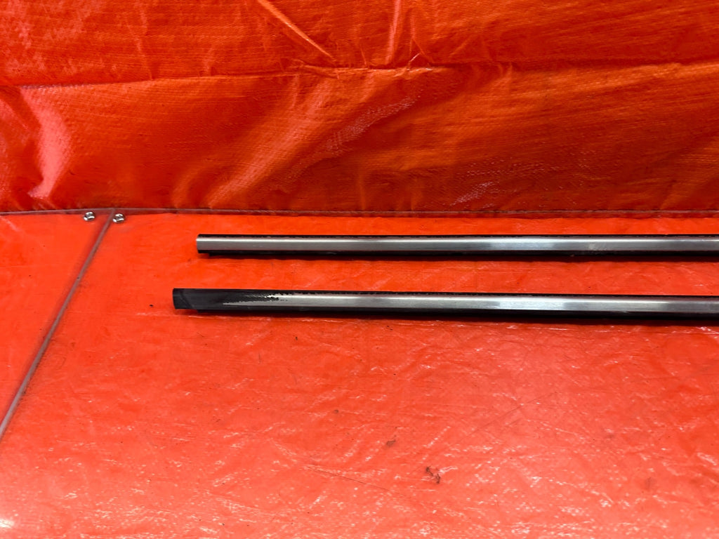 92 93 HONDA CIVIC COUPE & HATCH / EXTERIOR DOOR WINDOW GLASS TRIM SET LEFT RIGHT7