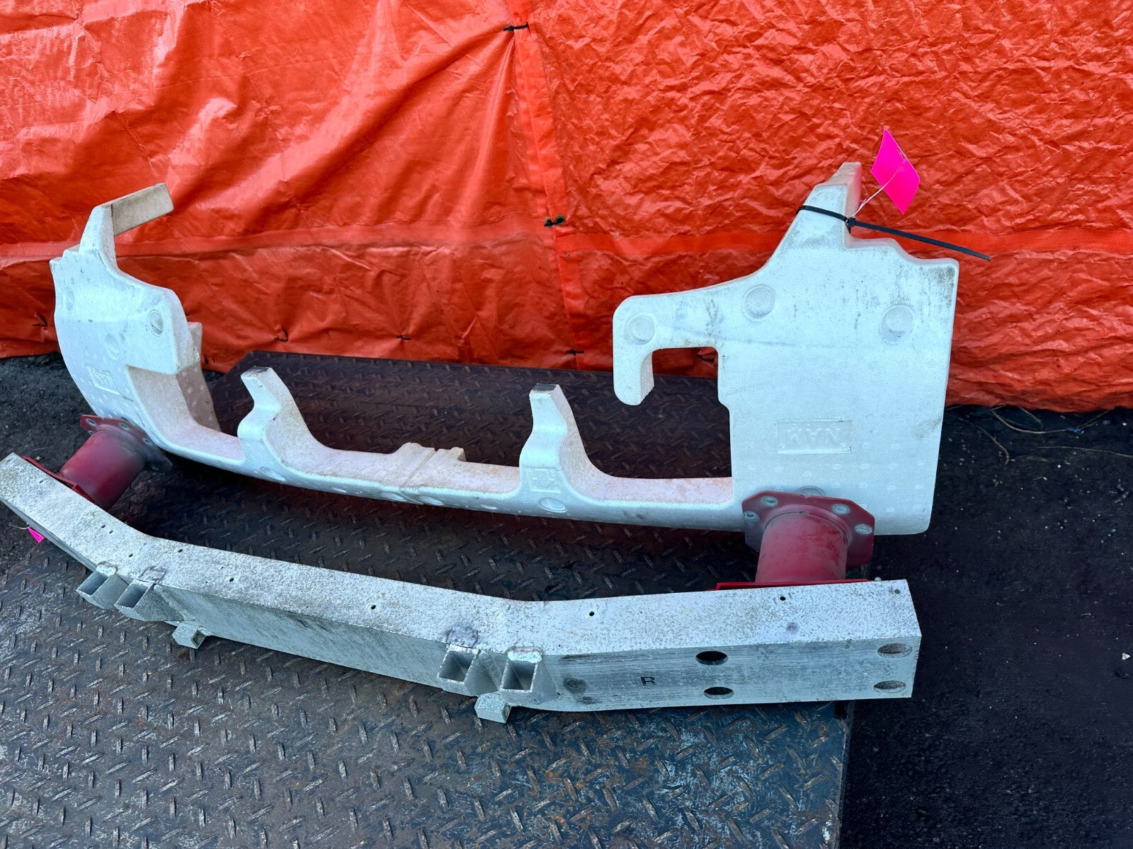 09 15 INFINITI G37 CONVERTIBLE   REAR CRASH BAR BEAM & ENERGY ABSORBER5