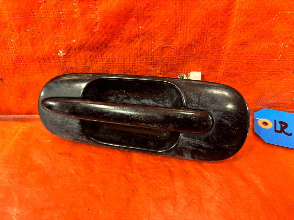 97 01 HONDA CR V CRV   EXTERIOR DOOR HANDLE   DRIVER LEFT REAR SIDE OEM 3011