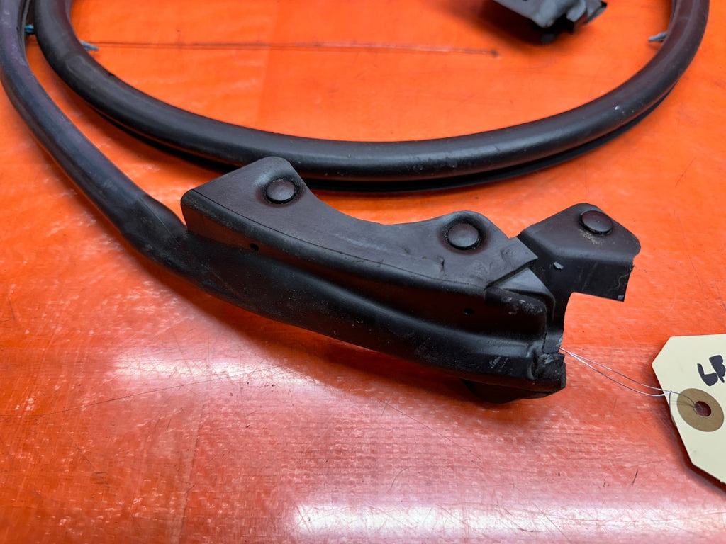 03-08 NISSAN 350Z 2D DRIVER LEFT DOOR BODY WEATHERSTRIP SEAL OEM #3464