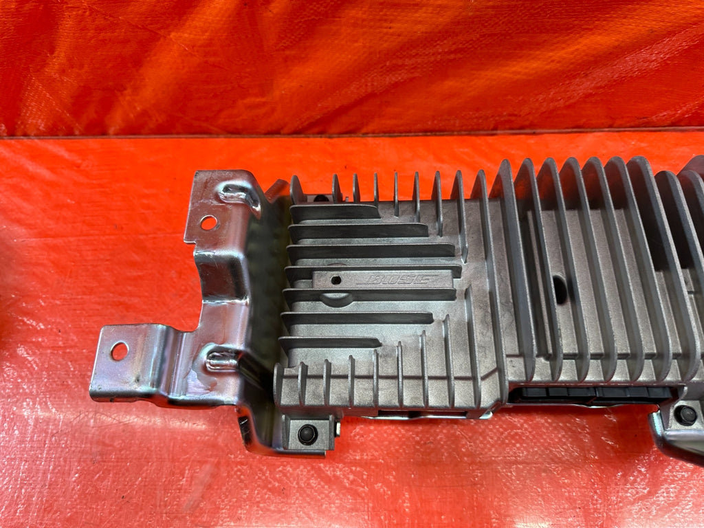 08 15 INFINITI G37 & Q60   2D COUPE   COMPLETE FACTORY BOSE AMPLIFIER   OEM #2076