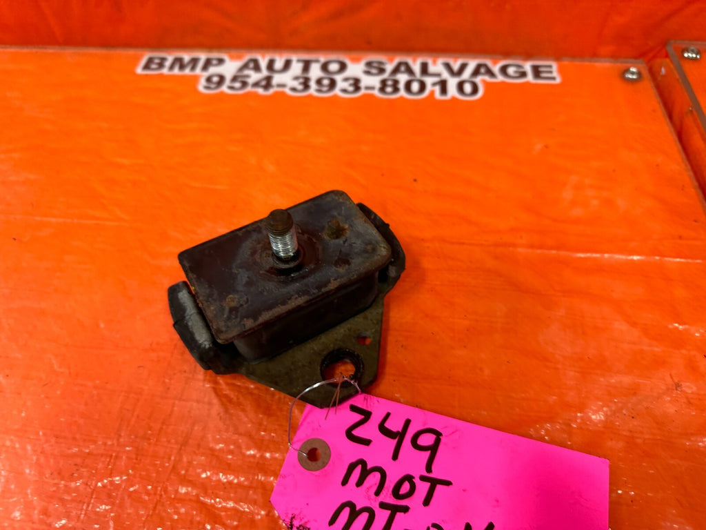95 04 TOYOTA TACOMA   4 CYL 2.4L & 2.7L   ENGINE MOUNT MOTOR MOUNT OEM #2495