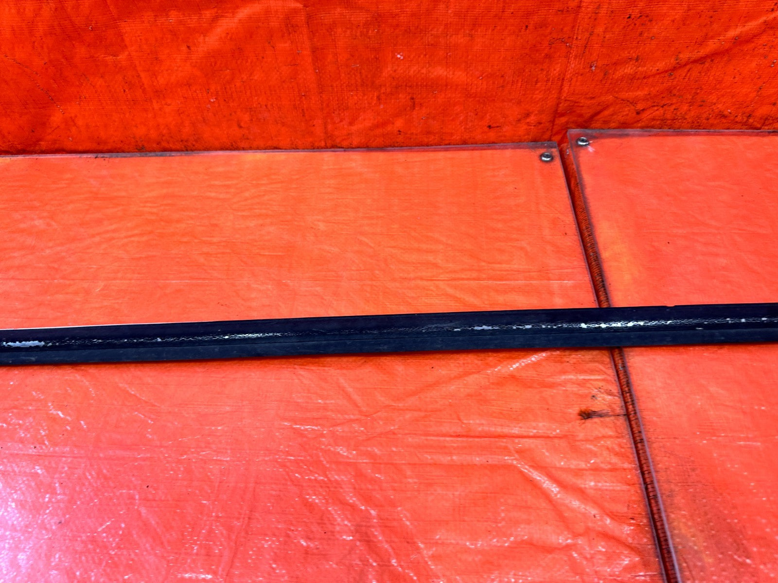 90 91 HONDA CIVIC HATCHBACK   DRIVER LEFT EXTERIOR WINDOW GLASS TRIM   OEM 3254
