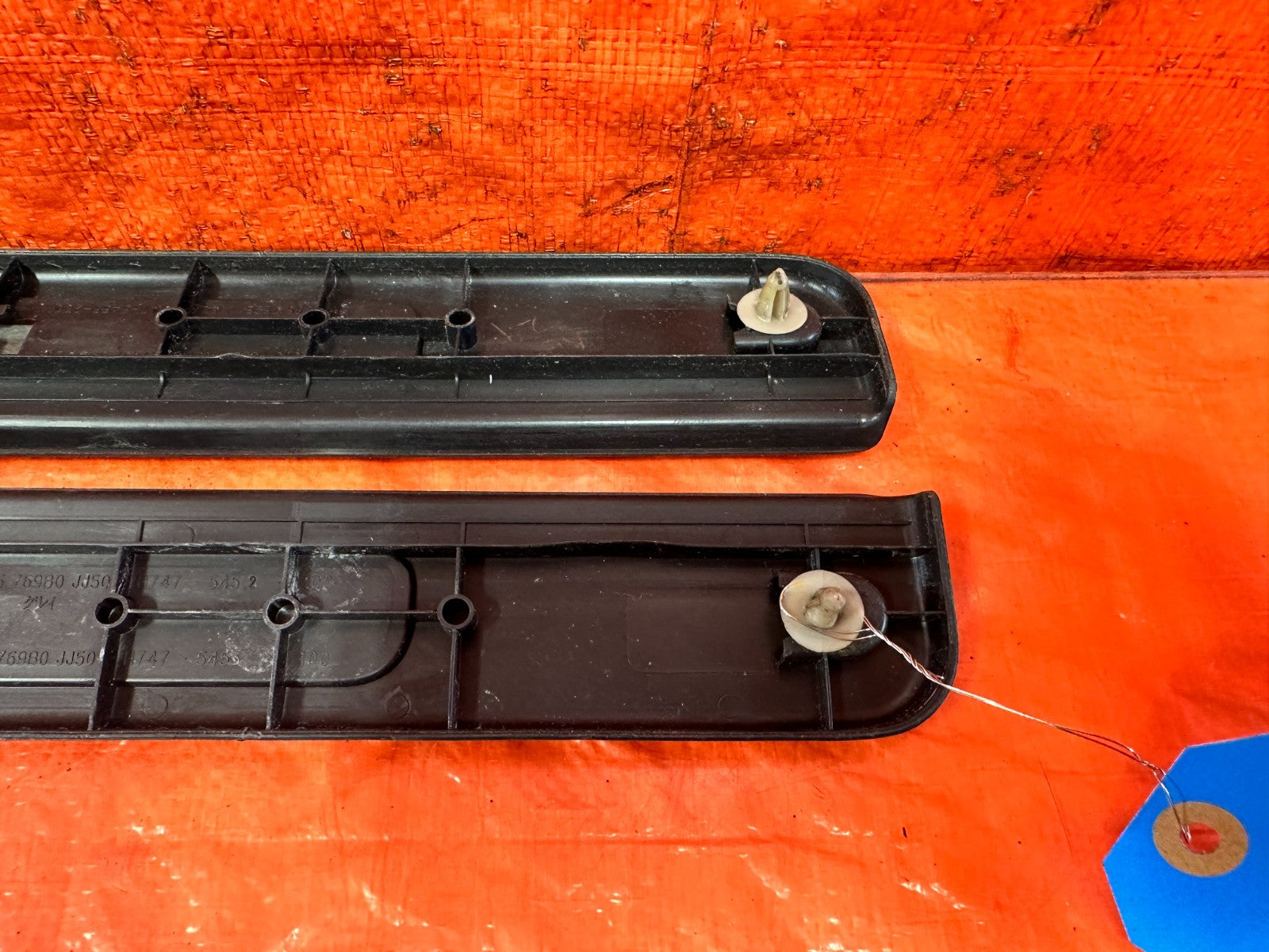 09 15 INFINITI G37 CONVERTIBLE LEFT AND RIGHT FLOOR PILLARS SCUFF PLATE SET 3299