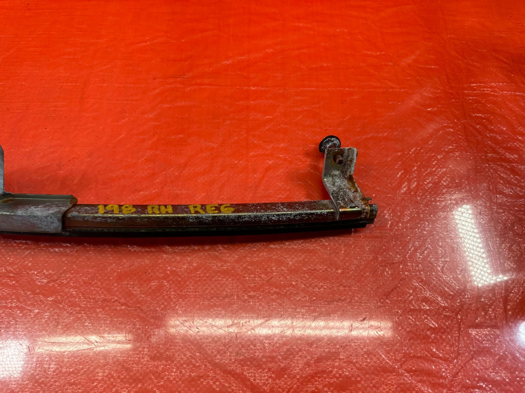 00 09 HONDA S2000   PASSENGER RIGHT   DOOR SASH   OEM FACTORY #1987