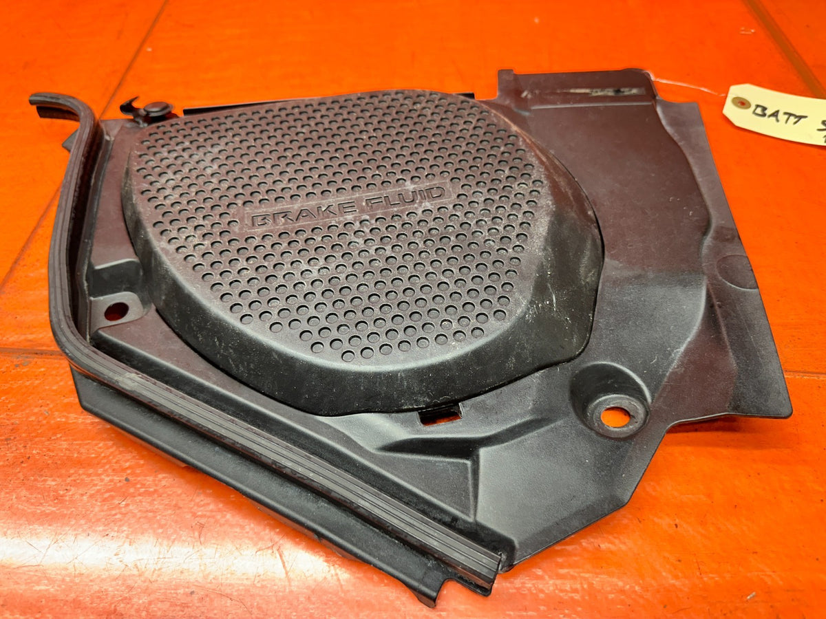 03-08 NISSAN 350Z BRAKE FLUID RESERVOIR TANK CAP COVER TRIM OEM #3464