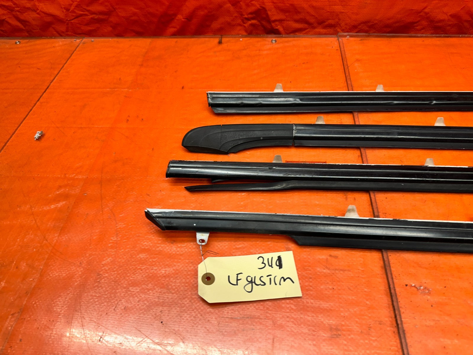 94-01 ACURA INTEGRA 4D 1.8L DOOR WINDOW GLASS TRIM DRIP RETAINER SET OF 4 #34116