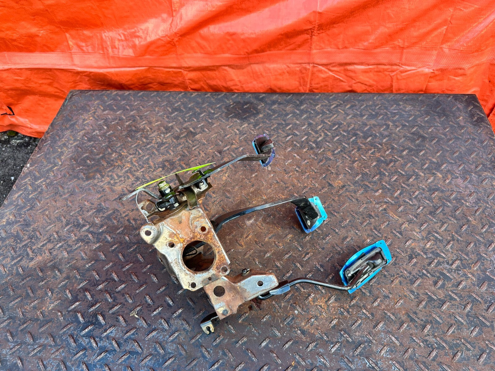 88 91 HONDA CRX   5 SPEED MANUAL PEDALS GAS BRAKE CLUTCH   OEM FACTORY #2778