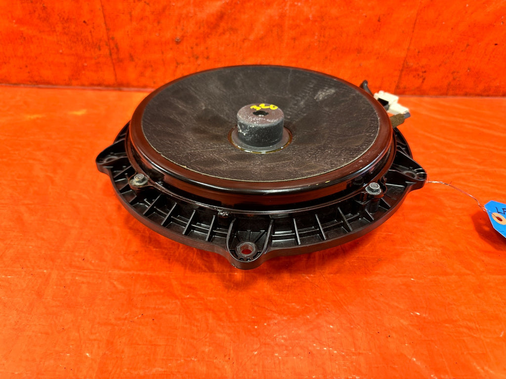 08 15 INFINITI G37 Q60 COUPE  DRIVER LEF T DOOR   BOSE SPEAKER   OEM #3201