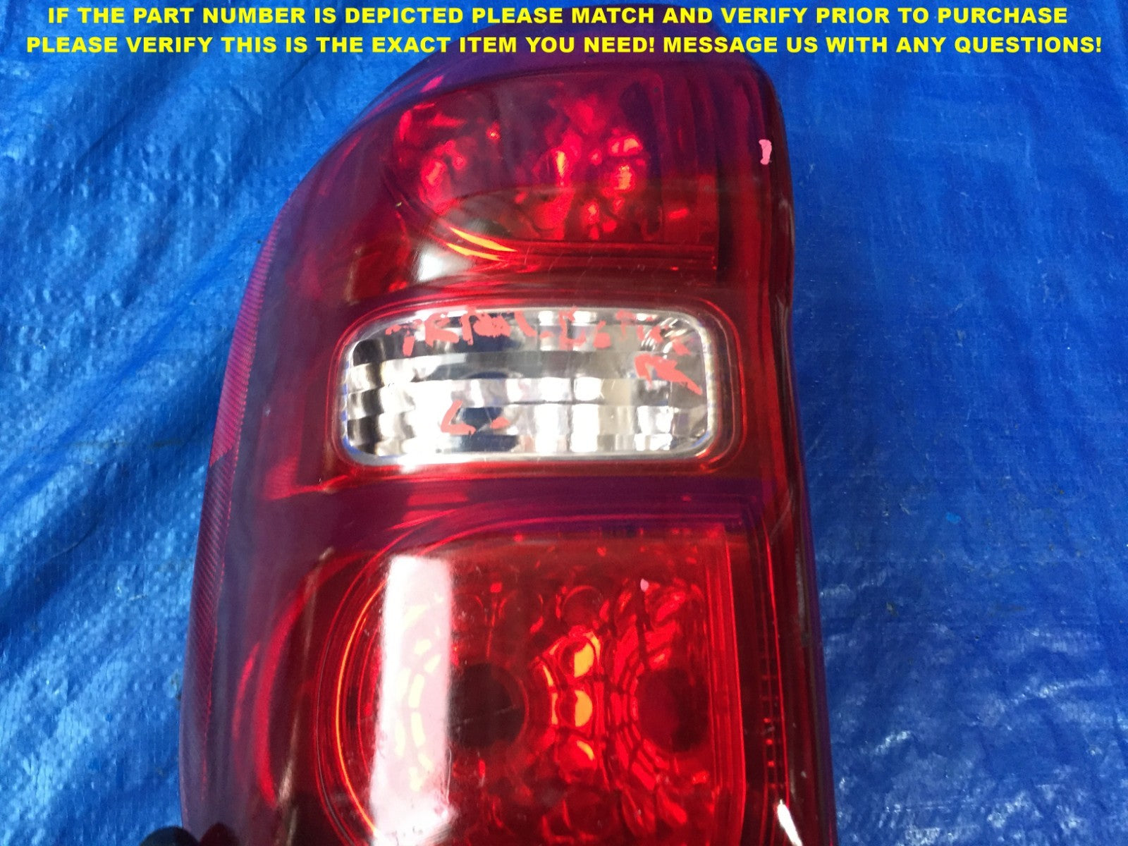 OEM 2004   2005 04 05 TOYOTA RAV4   DRIVER LEFT TAIL LIGHT LAMP L LH2