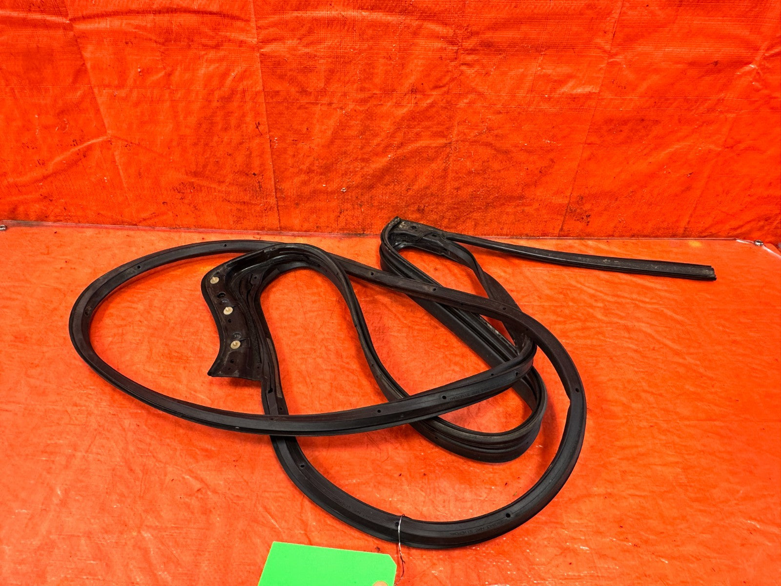 14 20 INFINITI Q50   RIGHT REAR DOOR WEATHER STRIP OPEN TRIM OEM #3133