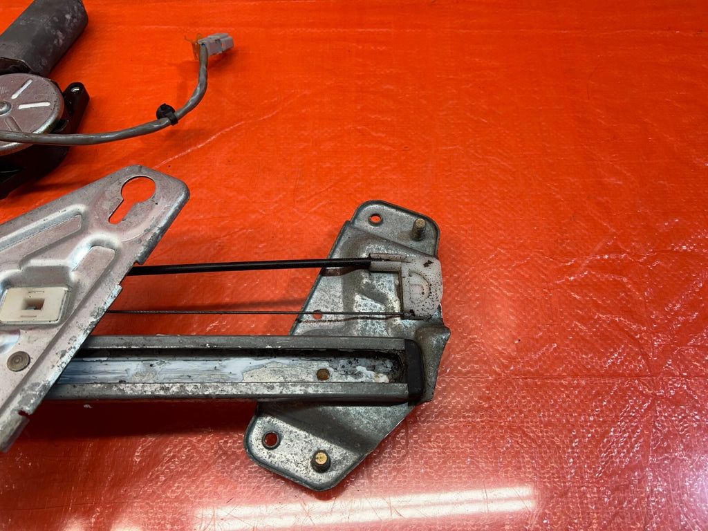 94 01 ACURA INTEGRA SEDAN PASSENGER RIGHT FRONT WINDOW REGULATOR MOTOR OEM #2282