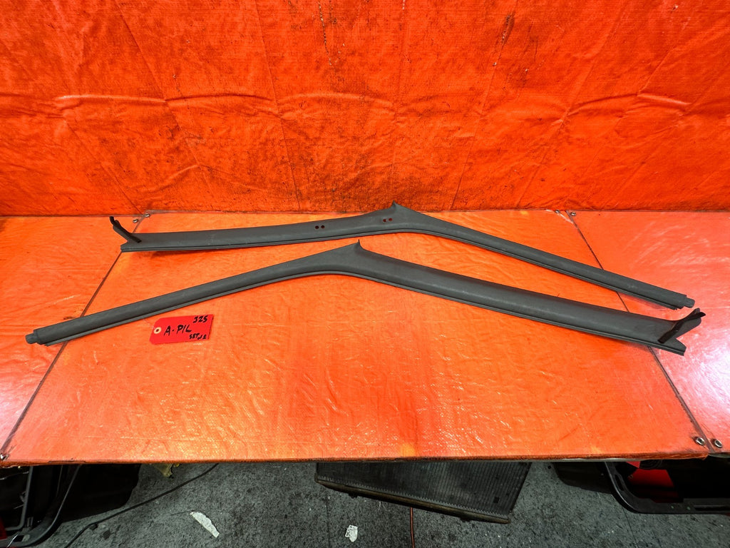 90 91 HONDA CIVIC HATCHBACK   LEFT & RIGHT A PILLARS   OEM 3250