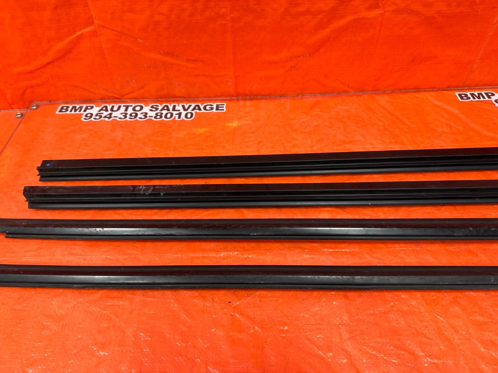 08 15 INFINITI G37 Q60 COUPE EXTERIOR DOOR WINDOW GLASS TRIM LEFT RIGHT OEM #2486