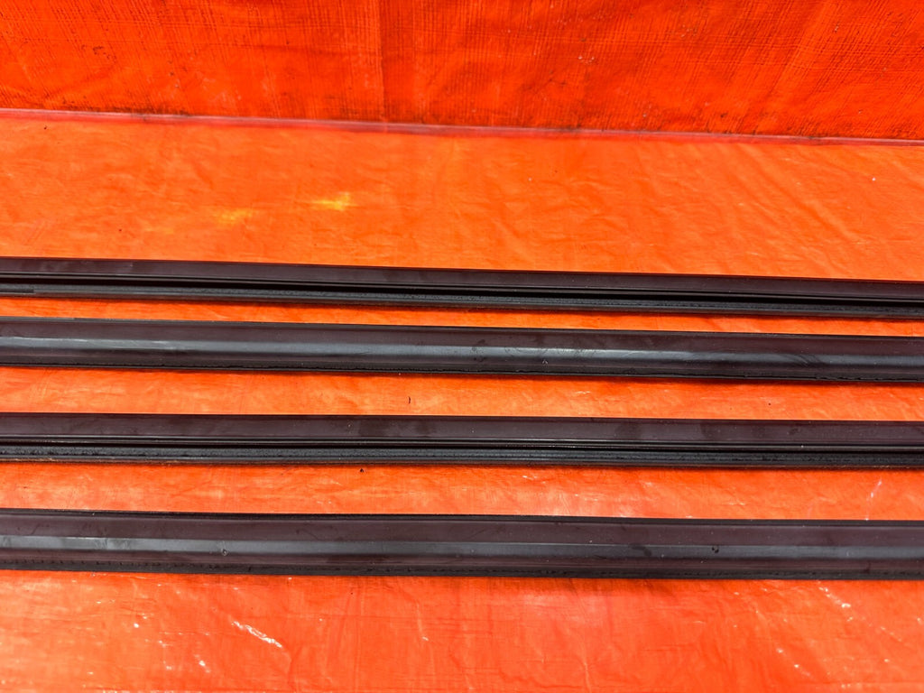 06 11 CIVIC 4D SEDAN   EXTERIOR DOOR WINDOW GLASS TRIM SET LEFT RIGHT   OEM #2823