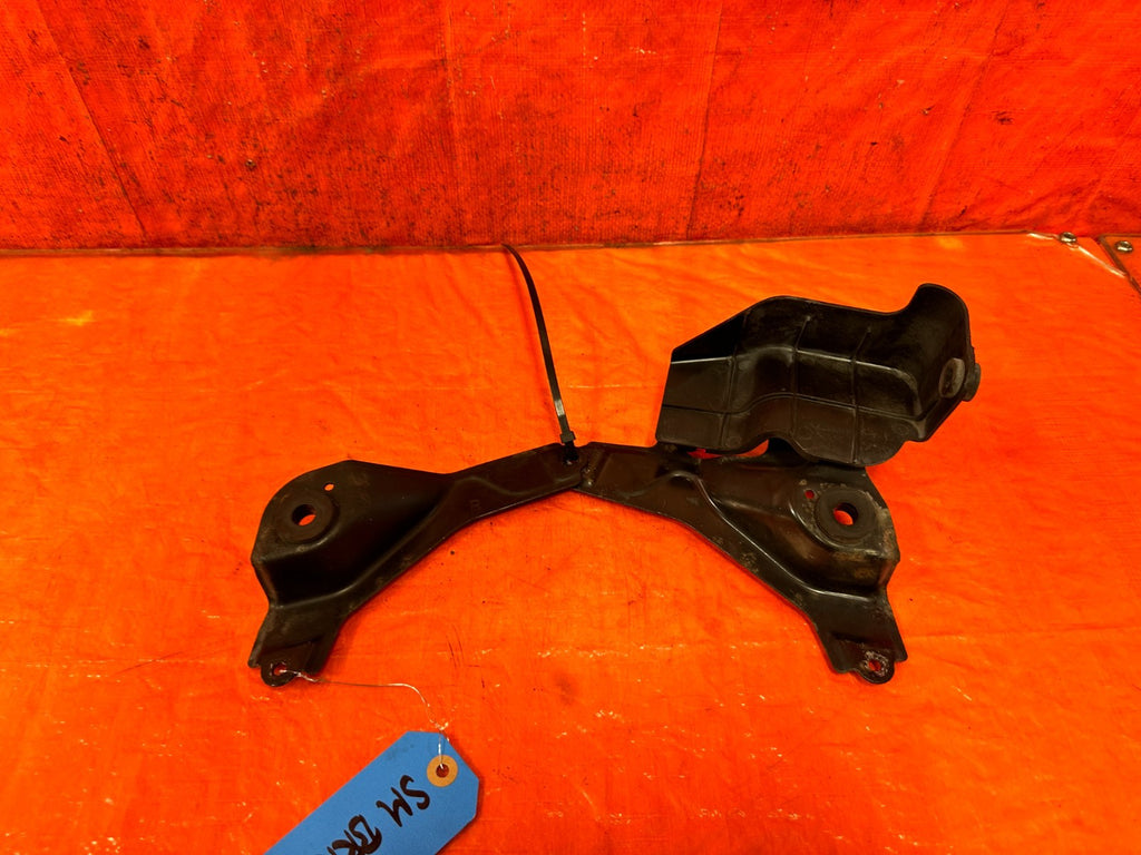 09 14 ACURA TSX   LEFT AND RIGHT RADIATOR SUPPORT BRACKETS   LH RH OEM #3213
